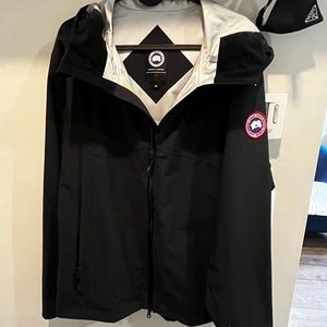 Men’s Canada Goose Rain Jacket - New Condition (Size L)